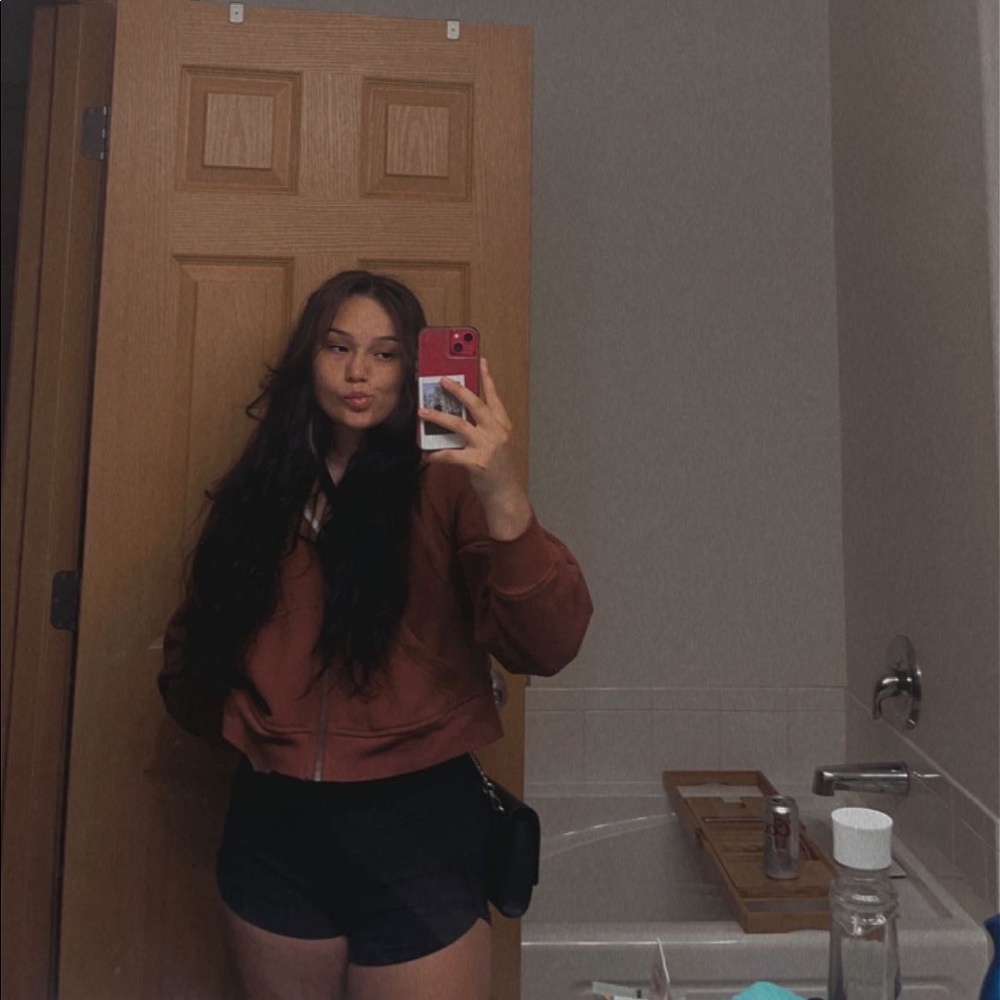 Meet your Posher, Karlee